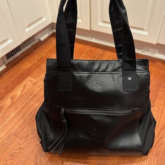 Lululemon Duffle bag - Picture 1 of 10